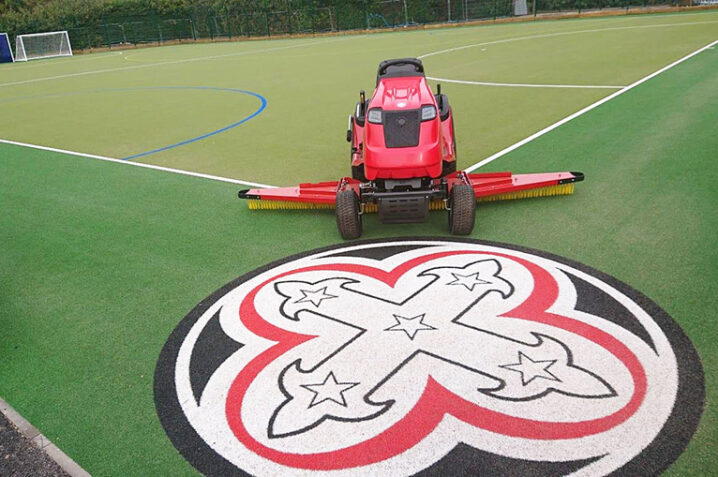 Afbeelding bij New synthetic surface requires new Redexim RTC unit for Bishopsgate School