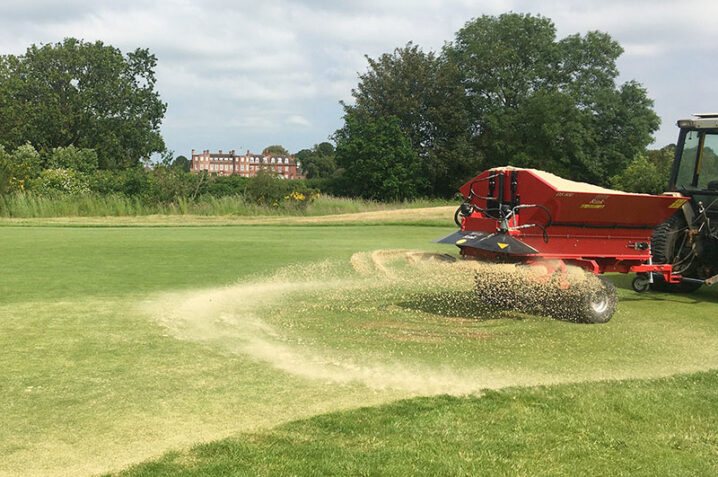 Afbeelding bij Rink from Redexim revolutionising topdressing for Lymington Golf Centre