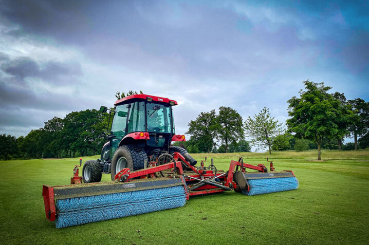 Afbeelding bij Top-Brush leaves tip-top finish, all year-round, for Windlesham Golf Club