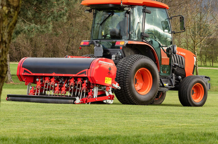 Afbeelding bij Reconnect with the originators of the Verti-Drain as Redexim return to SALTEX – stand M075