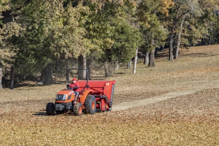 Afbeelding bij Golf Course Sweeper Solutions: Discover the Power of the Redexim Turf-Tidy